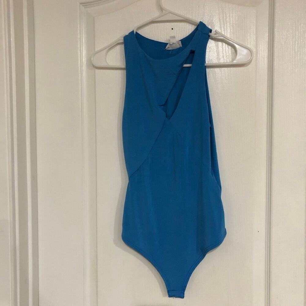 Live in the moment Blue High Neck Cutout Sleeveless Thong Bodysuit Size 8 NEW